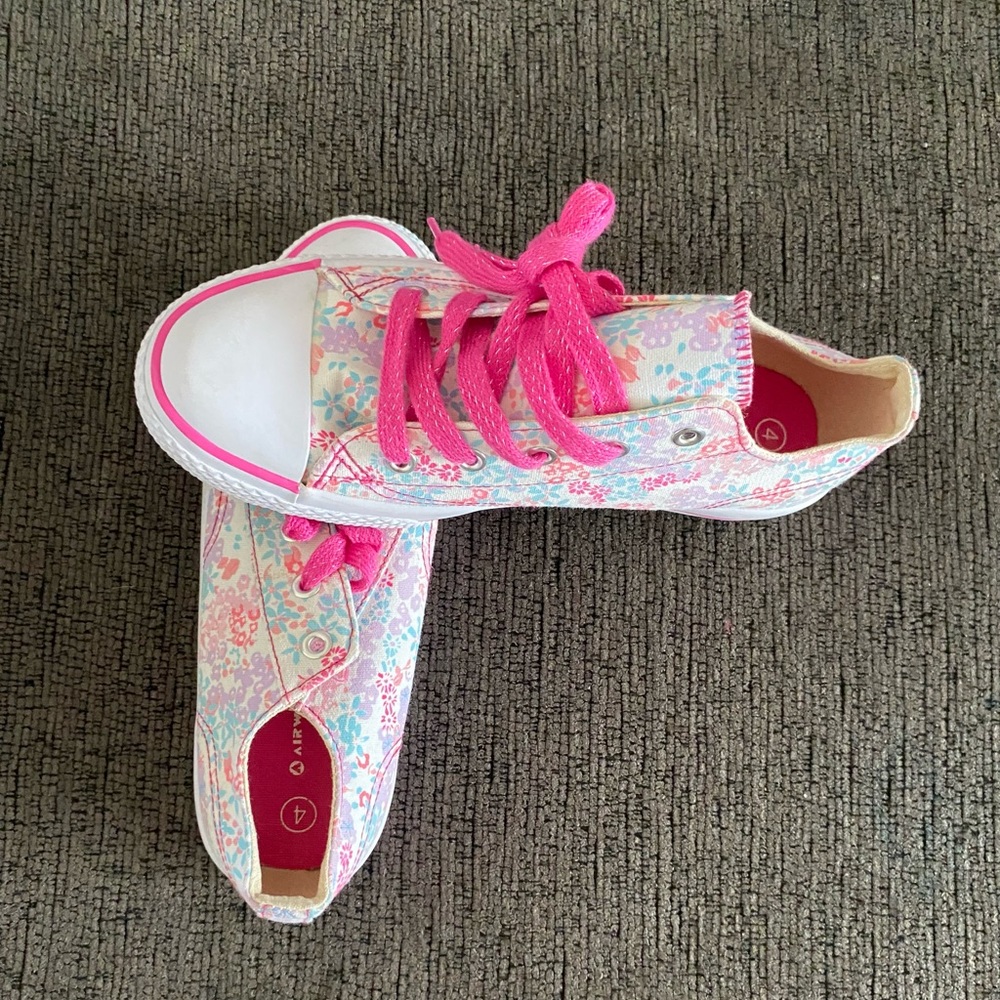 Airwalk floral tennis shoes